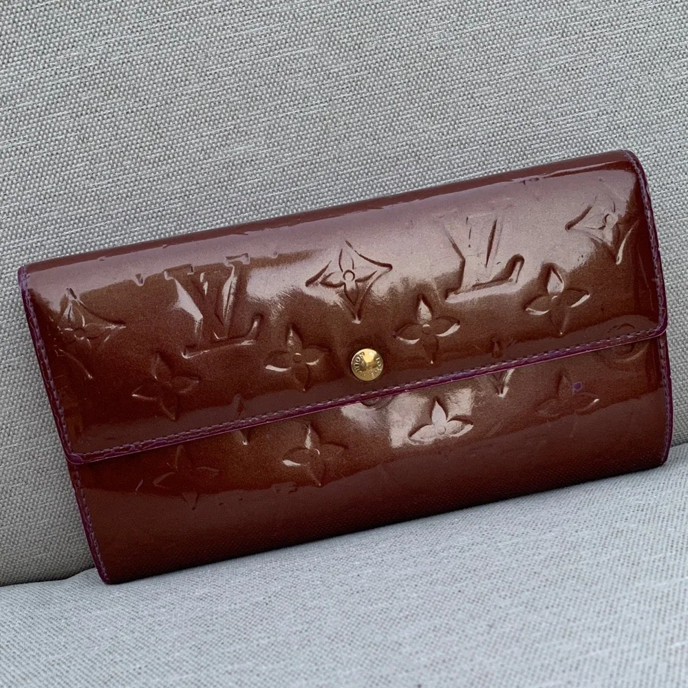 LOUIS Vuitton Vernis Maroon Long Wallet